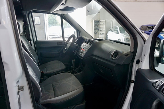 Ford Transit Connect 6 of 9