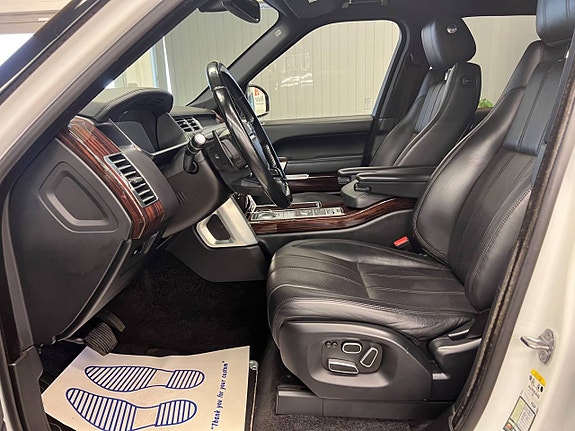 Land Rover Range Rover 13 of 26