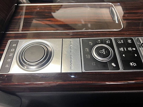 Land Rover Range Rover 21 of 26