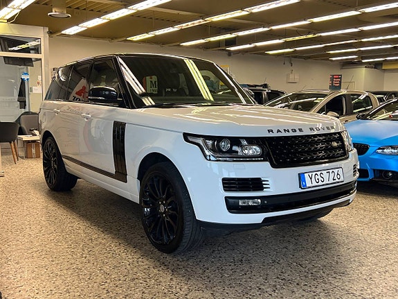 Land Rover Range Rover 2 of 5