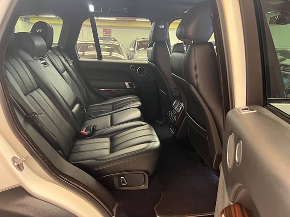 Land Rover Range Rover 16 of 26