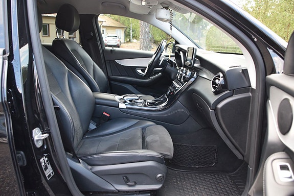 Mercedes-Benz GLC220 d 9 of 26