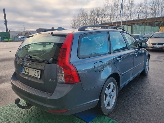 Volvo V50 4 of 5