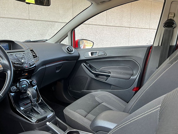 Ford Fiesta 8 of 18