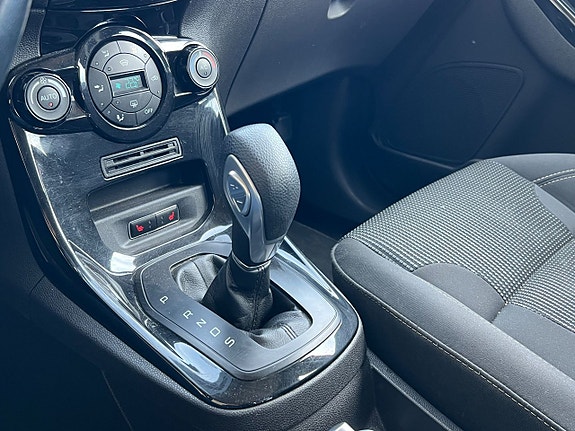 Ford Fiesta 12 of 18