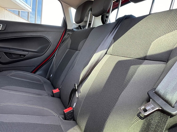 Ford Fiesta 15 of 18