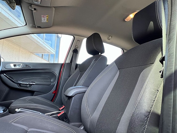 Ford Fiesta 10 of 18