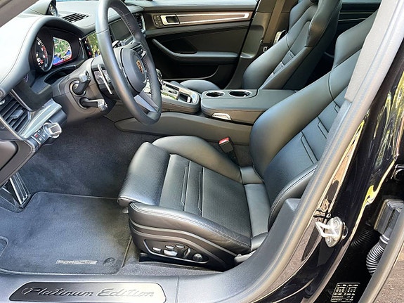 Porsche Panamera 4 6 of 10