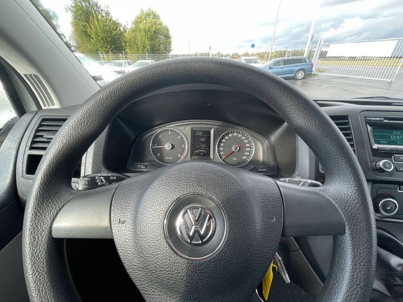 Volkswagen Caravelle 19 of 22