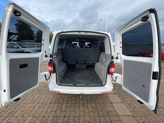 Volkswagen Caravelle 15 of 22