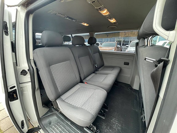 Volkswagen Caravelle 13 of 22