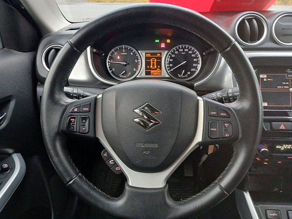 Suzuki Vitara 10 of 14