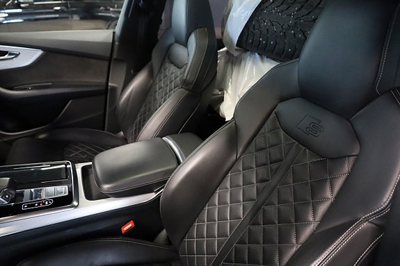 Audi SQ8 10 of 14