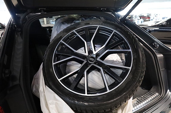 Audi SQ8 14 of 14