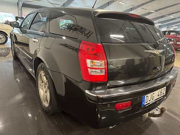 Chrysler 300C 8 of 10