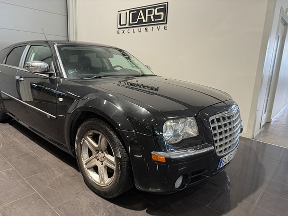 Chrysler 300C 3 of 10
