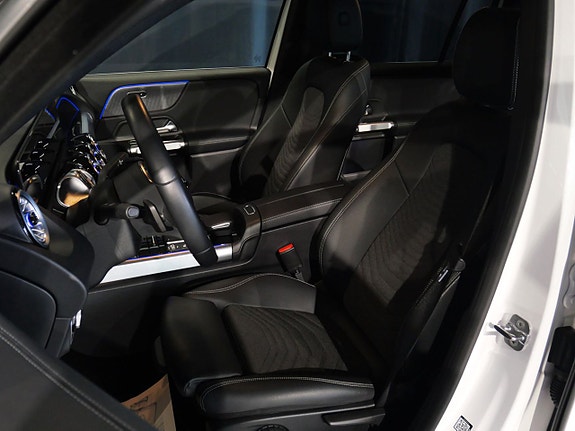 Mercedes-Benz EQB250+ 8 of 27