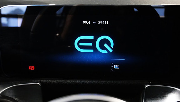 Mercedes-Benz EQB250+ 13 of 27