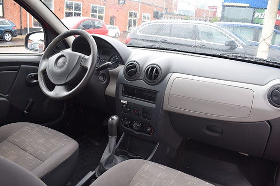 Dacia Sandero 9 of 12