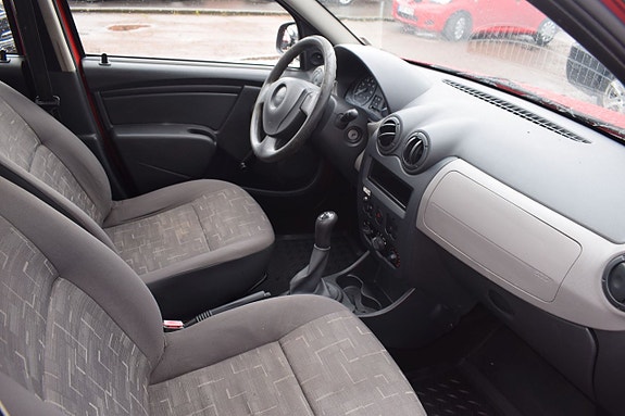 Dacia Sandero 10 of 12