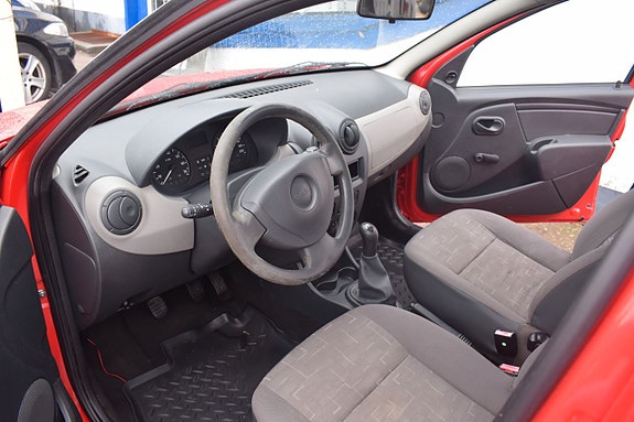Dacia Sandero 11 of 12