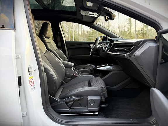 Audi Q4 e-tron 22 of 27