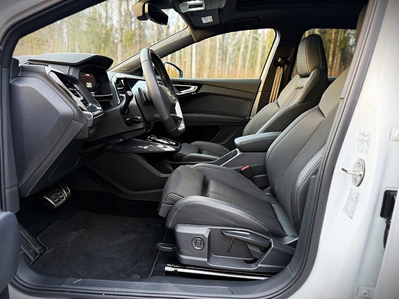 Audi Q4 e-tron 14 of 27