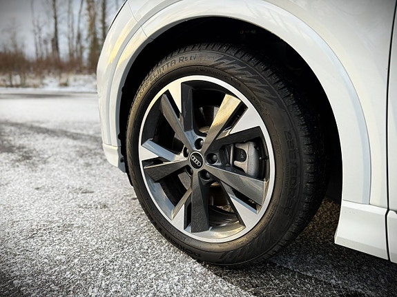 Audi Q4 e-tron 12 of 27