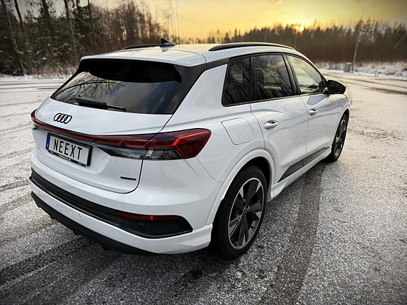 Audi Q4 e-tron 6 of 27