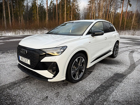 Audi Q4 e-tron 2 of 5