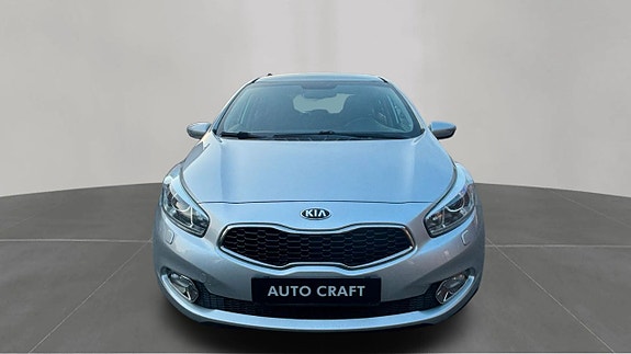 Kia Ceed 2 of 5