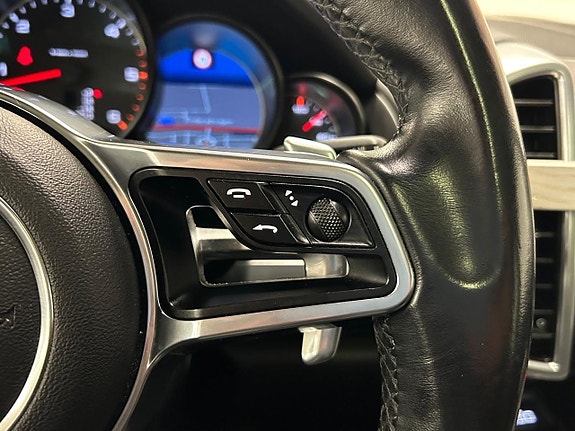 Porsche Cayenne 26 of 27