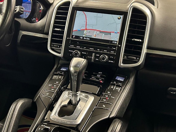 Porsche Cayenne 21 of 27
