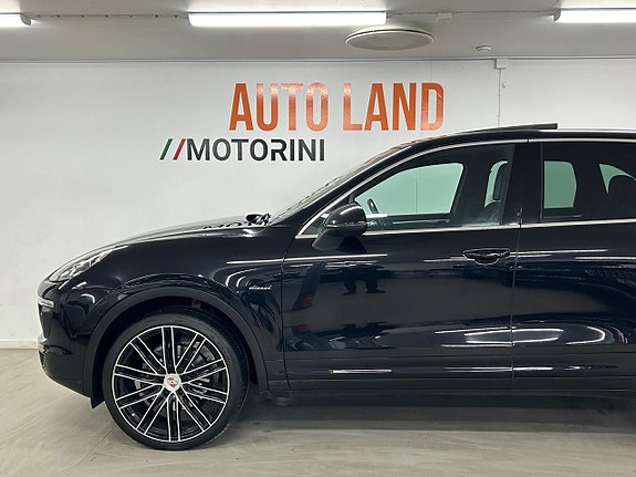 Porsche Cayenne 6 of 27
