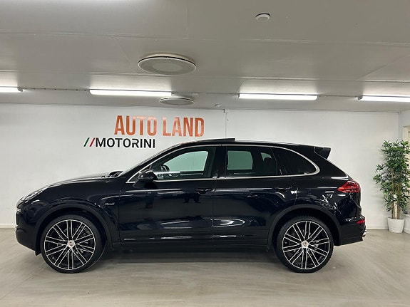 Porsche Cayenne 5 of 5