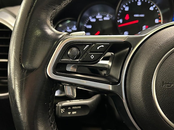 Porsche Cayenne 25 of 27