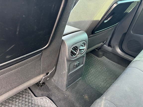 Volkswagen Tiguan 14 of 23