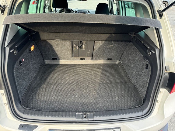 Volkswagen Tiguan 13 of 23