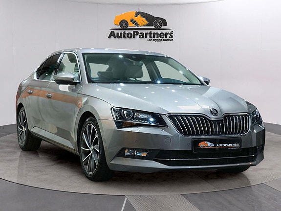 Skoda Superb 2 of 5