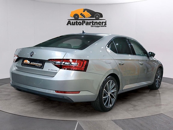 Skoda Superb 3 of 5