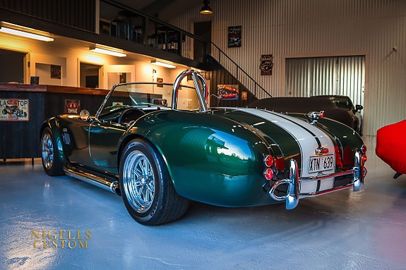 AC Cobra 13 of 20