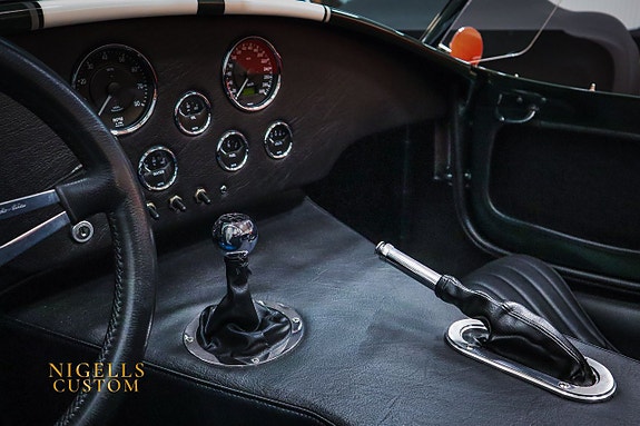 AC Cobra 19 of 20