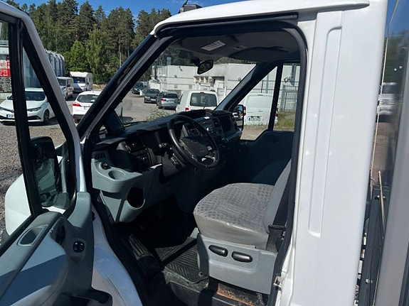 Ford Transit 19 of 25