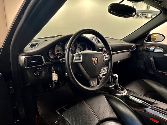 Porsche 911 4 of 5