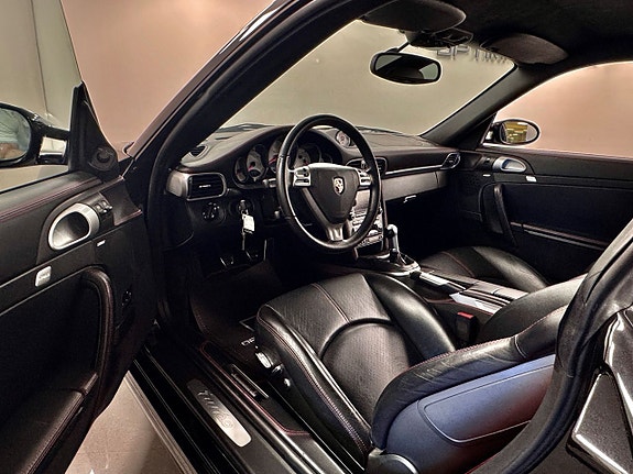 Porsche 911 3 of 5