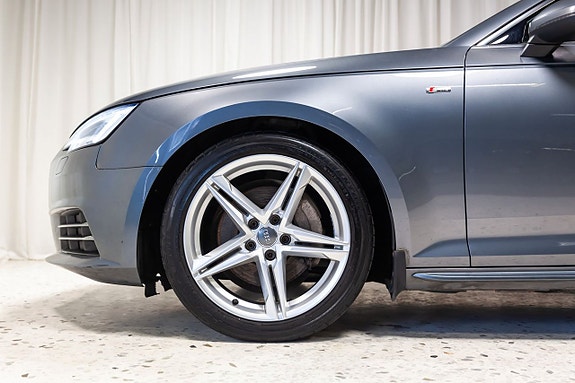 Audi A4 11 of 16