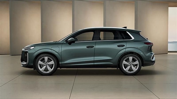 Audi Q3 3 of 5