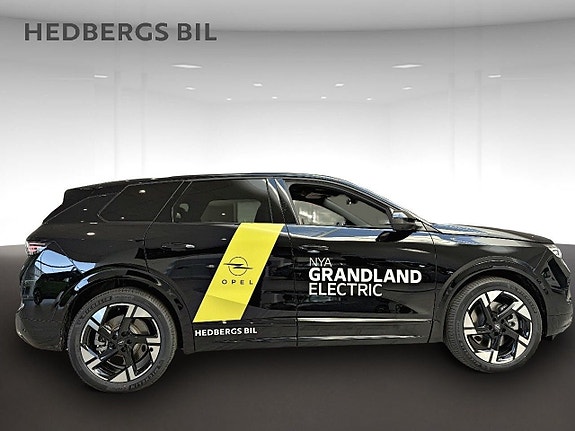 Opel Grandland 2 of 5