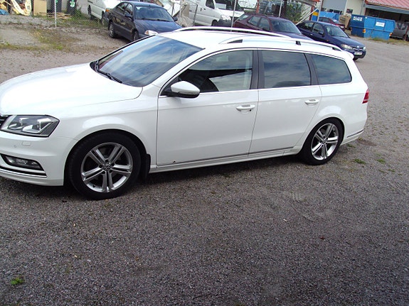 Volkswagen Passat 2 of 5