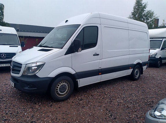 Mercedes-Benz Sprinter 319 2 of 14